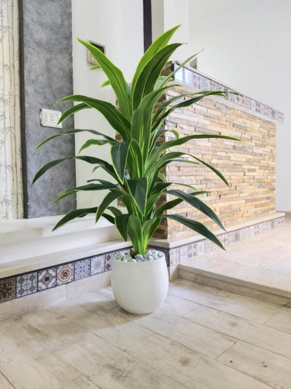 Yucca artificiel  et pot en céramique – hauteur 1m35 – BH20